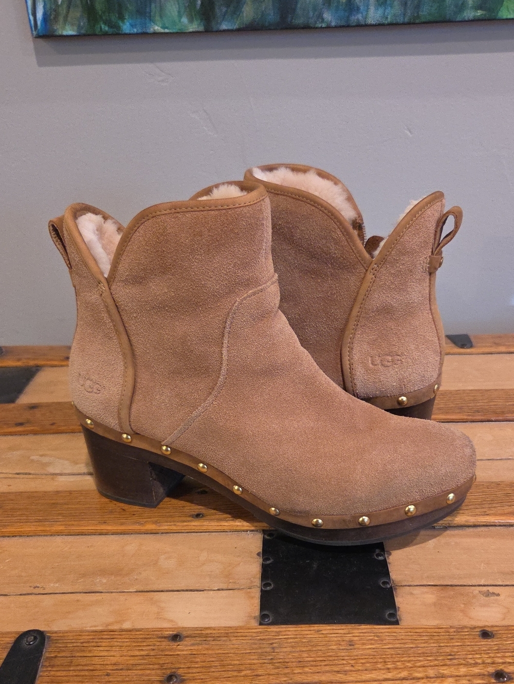 UGG Women's Cam II chestnut suede clog ankle boot Sizs 9
